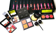 Picture of Huda Beauty persistent cosmetic sets 35 in 1