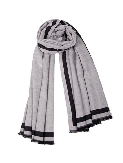 Picture of cashmere scarf light gray color and black linning